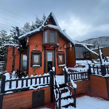 Orange Hobbit House * 萨潘贾