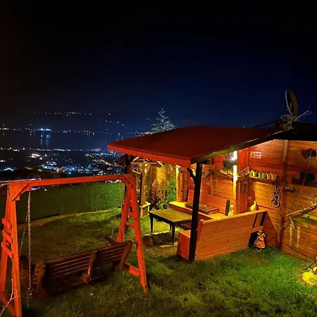 Domek alpejski Orange Hobbit House *