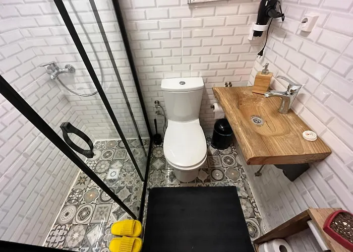 Chalet Orange Hobbit House *