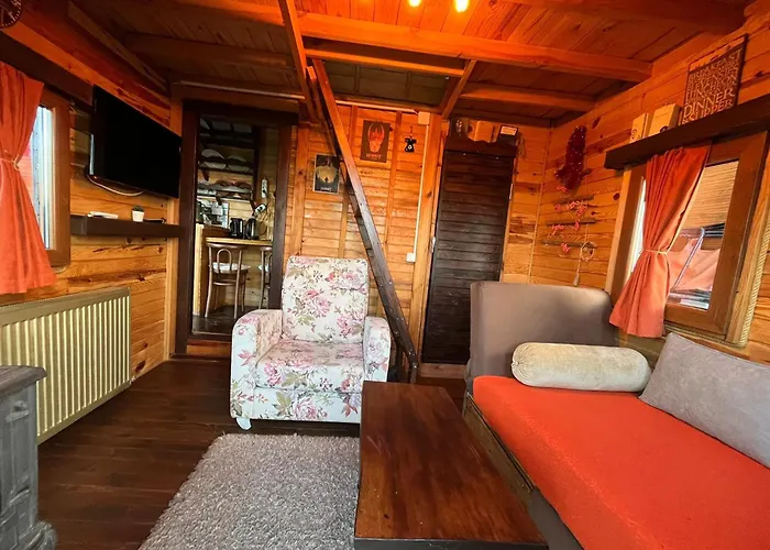 Turuncu Hobbit Evi 萨潘贾